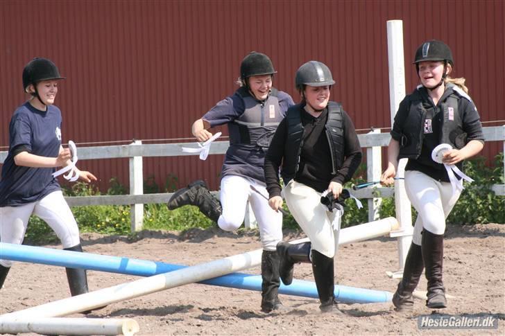 Anden særlig race picasso<3(gl.part:( !!!!) - til æresrunde (staves) over spring hehe billede 15