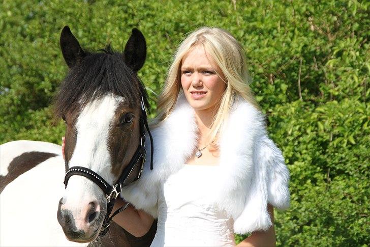 Anden særlig race Rain Solei - B-pony - Foto: Johanna

Min fantastiske konfirmation, som du også var med til at fejre <3 billede 2