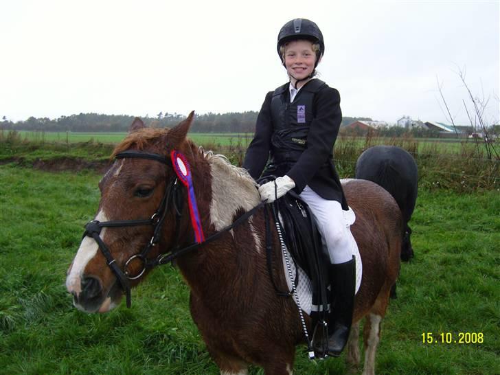 Anden særlig race Aloha Tahiti..<3 Lånt:)<3 - Tjek lige det der sidder i hovedtøjet.. :) i snorgaarden..<3 billede 15