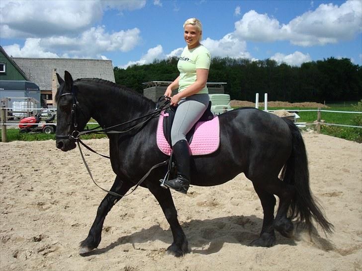 Frieser altruida k - Skønne Dina viser mig lige frem;-) billede 3