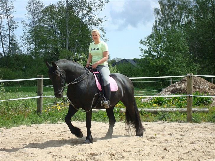 Frieser altruida k - Dina og jeg på banen :o) billede 7