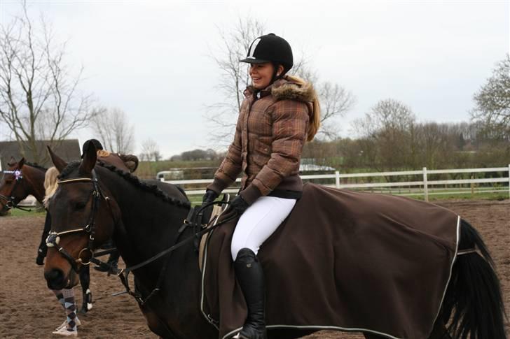 Anden særlig race Khanyze - klar til spring srævne i RIDO billede 8