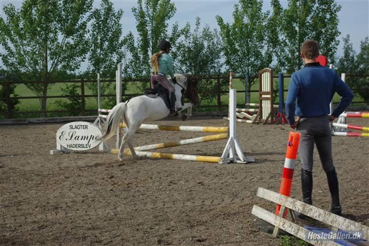 Anden særlig race Shira=]<3 - Shira og jeg springer !!!!!=]<333333=]<3 billede 5