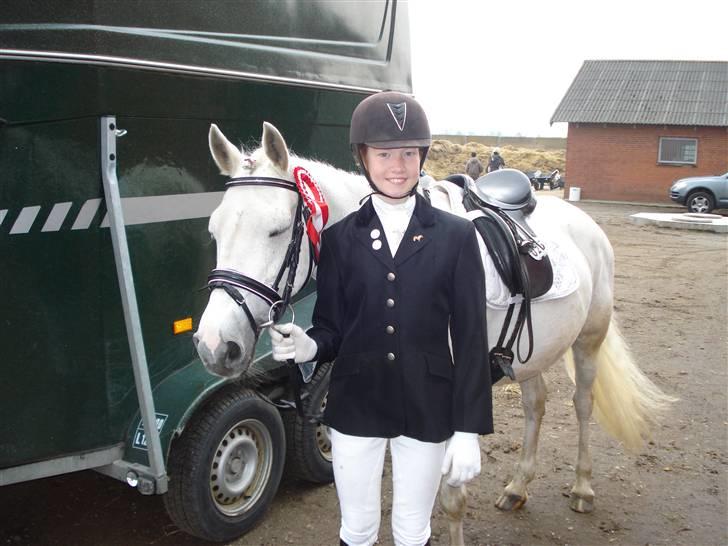 DSP Bona Dea Solgt - Dea og mig til stævne:D Vandt begge mine klasser! (LC1 og LC2) billede 5