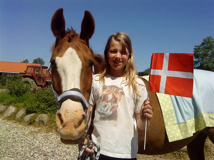 DSP Monty  - Mig og monty på hans fødselsdag :D
Meget gammelt billede! billede 8