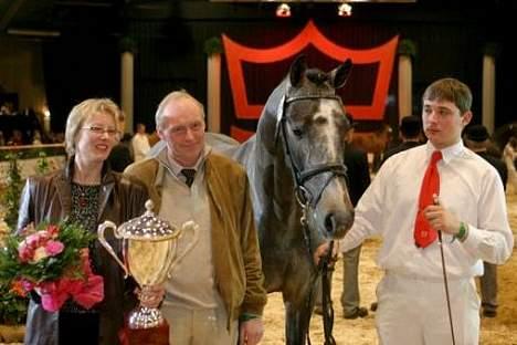 Dansk Varmblod Celebration F. Damgaard - Herning 2004, vinder af Elvin Rasmussens vandrepokal for bedste dansk avlede springhingst billede 3