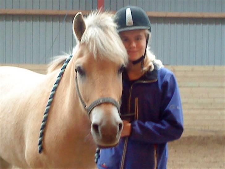 Fjordhest EMINENT (Emma) - Mig og Emi foto: Caroline billede 3