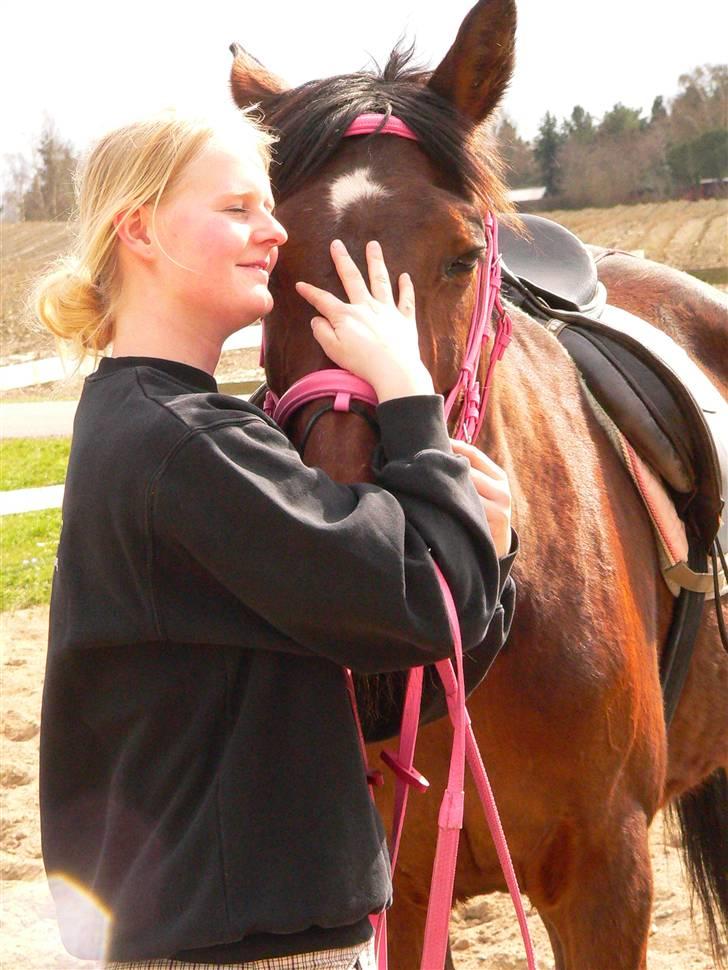 Traver Regitze Højgård R.I.P - Regitze og jeg hygger efter springing 17/4-10 billede 7