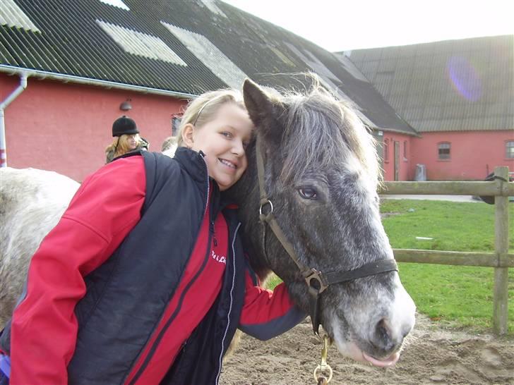 Anden særlig race Salt&Peber.. SOLGT  - Mig og Pepper sammen ude på Ridebanen...  Vil gå igennem ild og vand slanger og edderkopper sammen med diggg...<3  billede 15