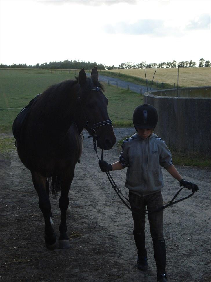 DSP Ricko *Gamle Part* et&alt - #8 "Okay, jeg skal nok gå med ind ):"     -Taget d. 27/07 -2010: Mor billede 8