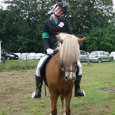 Islænder Björk Fra Porsmosen 