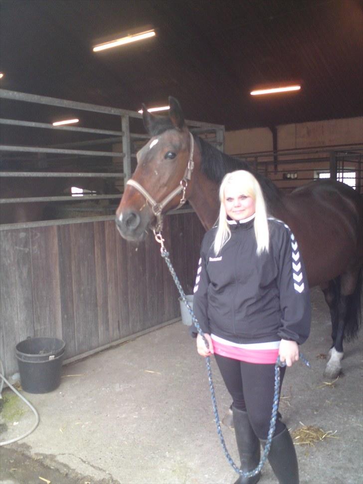 Anden særlig race Rea - Mig og Rea på vej ud af stalden (: SPÆNDENDE! billede 4