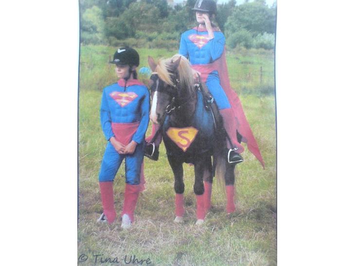 {{currentPhoto.altText}} billede {{currentPhoto.number}}