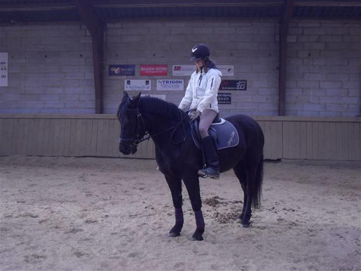 {{currentPhoto.altText}} billede {{currentPhoto.number}}