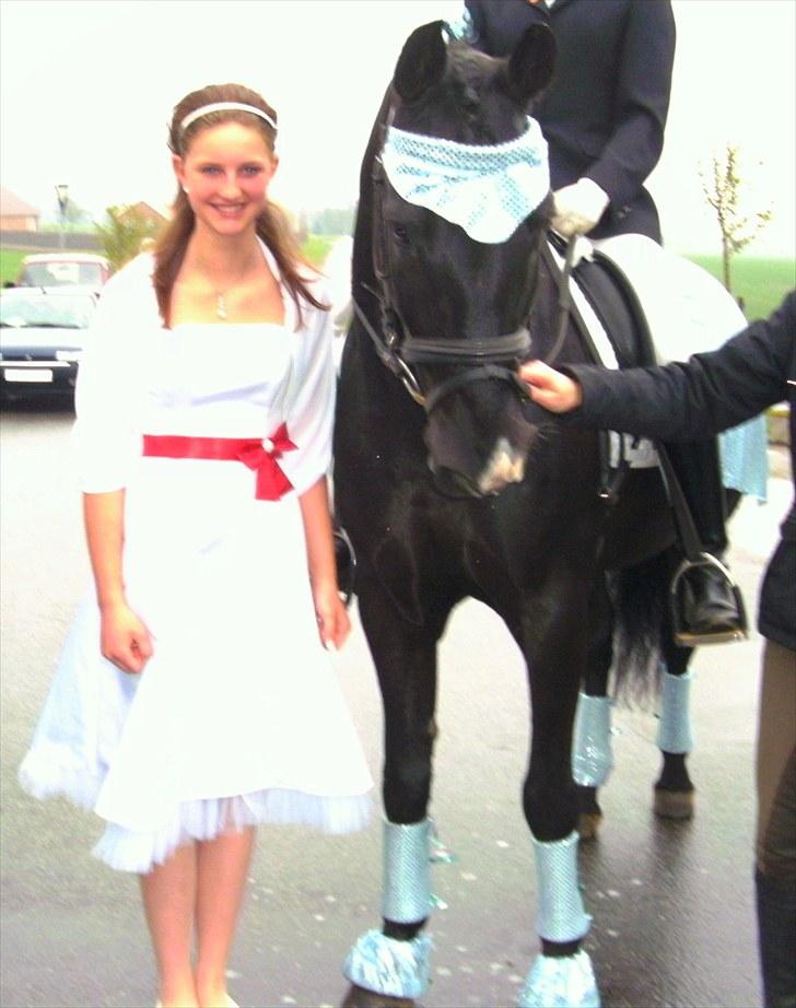 Anden særlig race Horse-Wear's Oktober  - Fra min konfirmation - 2010. billede 10