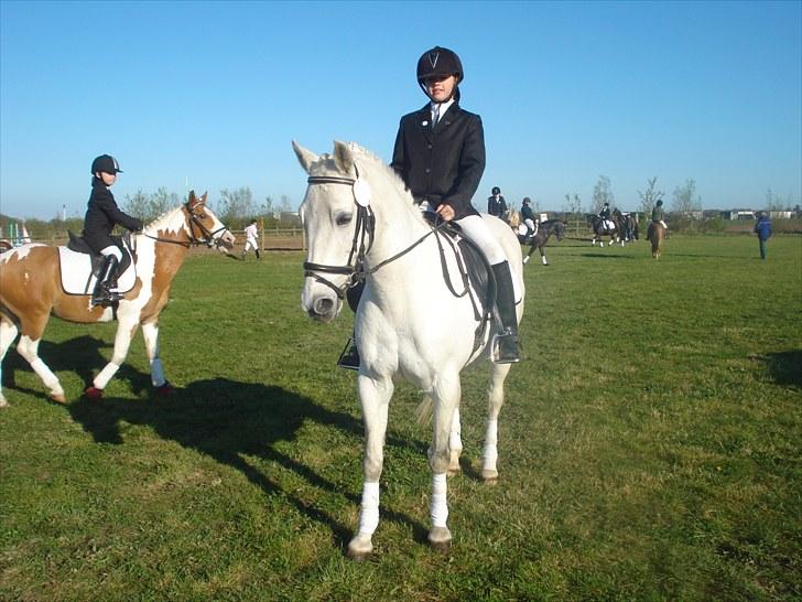 Anden særlig race smilla englehesten<3 R.I.P<3 - mig og smilla til SORstævne:* billede 4