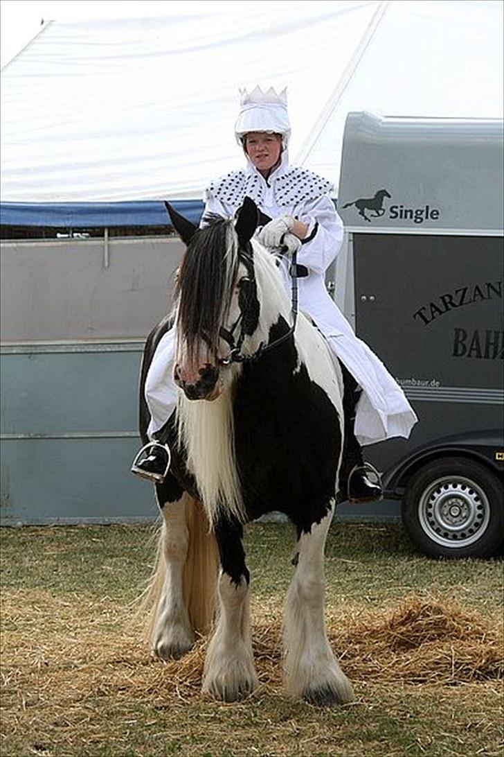 Tinker Frøken Smilla - Smilla og Thea i kvadrille ´outfittet´ 2008 billede 7