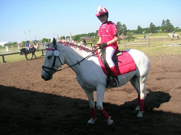 Anden særlig race lady Solgt:'( - kustume spring ld i hosager..<3 billede 5