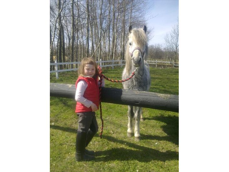 {{currentPhoto.altText}} billede {{currentPhoto.number}}