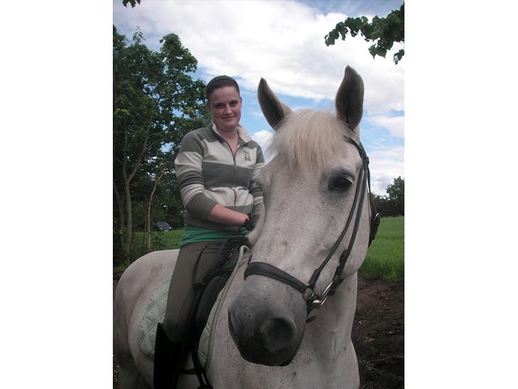 {{currentPhoto.altText}} billede {{currentPhoto.number}}