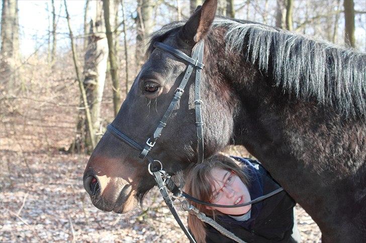 Oldenborg Zey - Hallo? Marts 2011. Foto: Far billede 3