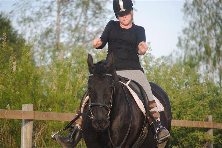 Frieser Altruida K. - Who run the world? 
 billede 11