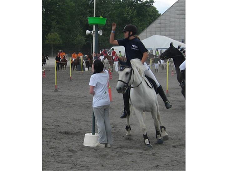 {{currentPhoto.altText}} billede {{currentPhoto.number}}