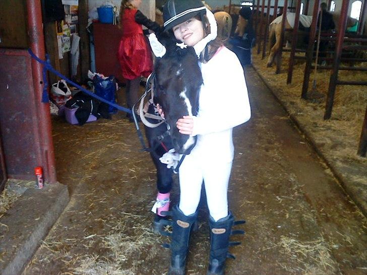 Anden særlig race #FREJA#  "Solgt":"( - Vi skulle til fastelavn. Vi var kanin.<3 billede 17