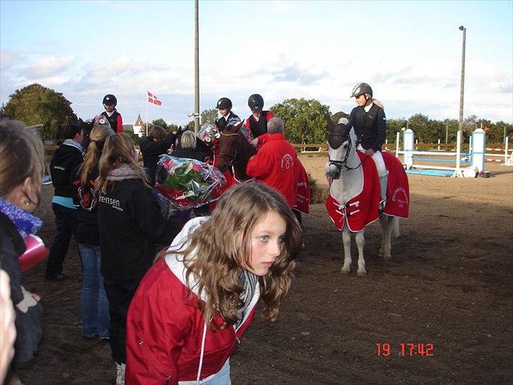 New Forest Odbjergs Izara 'A-pony' - vinder af holdmesterskab LA 2010. Holdet bestod af: Sofie smed thomsen, frederikke smed busse, emilie smed thomsen, og josephine munch billede 12