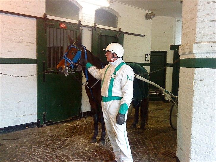 Traver Kiss mac laid - Kisser med min stedfar, de skal ud og gi den gas sammen på lundens baner ;) billede 11