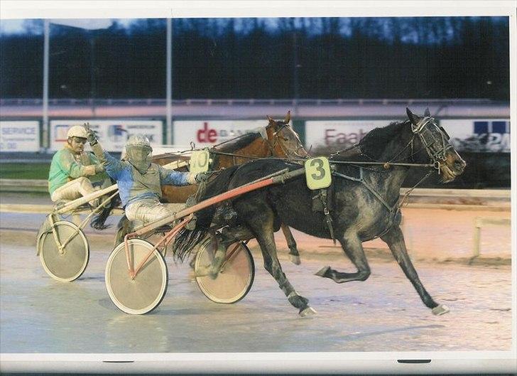 Traver Kostonia Hedebo - royal canon stadion 16 jan 2011 hvor Kostonia VAAAAAAANDT!!!!! billede 3