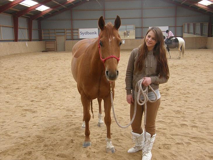 {{currentPhoto.altText}} billede {{currentPhoto.number}}