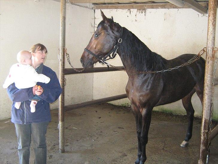 Traver SP - Min mor og datter er ind med gulerødder efter at hun har været i bad billede 10