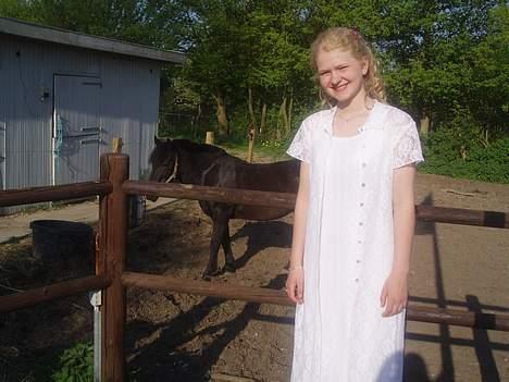 Anden særlig race Moonlight - En okay billede fra min konfirmation med Moonlight i BG :D D. 12 maj 2006 <3 billede 18