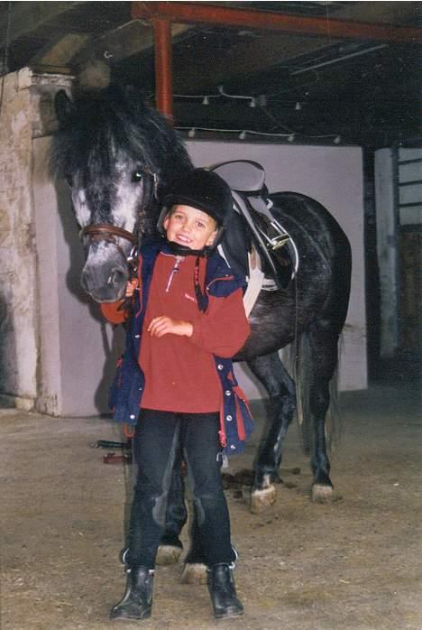 Anden særlig race Magic Silver  - 11# Min store søster og Sille for 10 år siden , da Sille var 6 & Sara var 7 :D .  billede 11