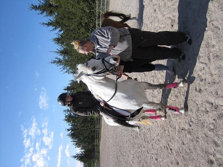 DSP Siska Bredager - 1 maj 2011. Min første ride tur, på hende! <3 billede 5
