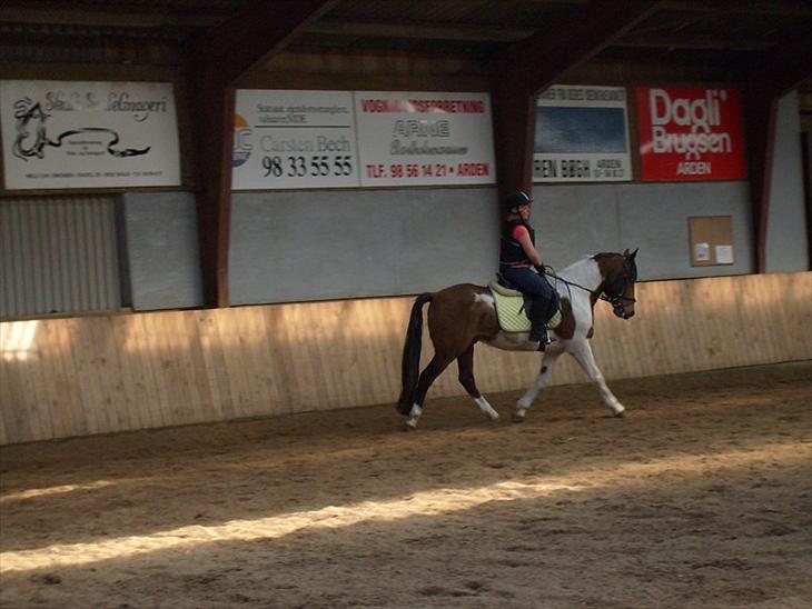 {{currentPhoto.altText}} billede {{currentPhoto.number}}