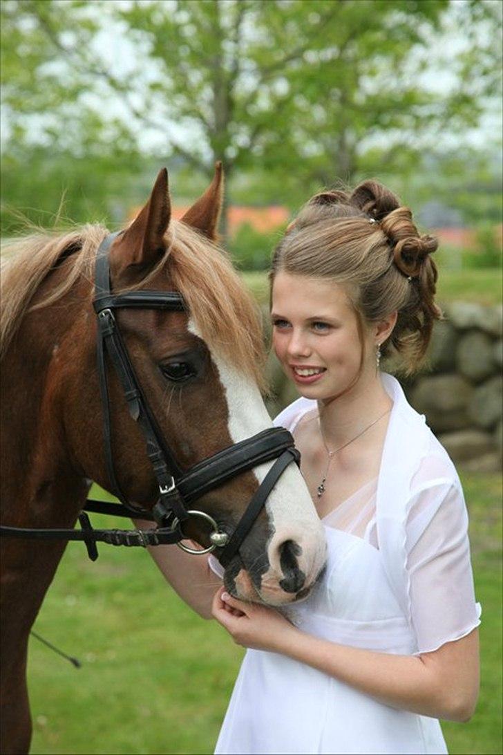 DSP Mo Cuishle  - Velkommen til Mo Cuishle's profil (;

Du var med til den største dag i mit liv (':
Tak Christina og Carsten (: billede 1