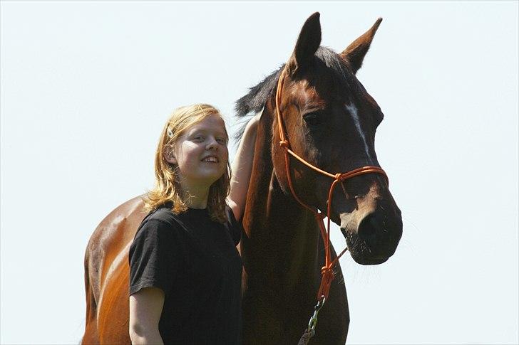 Anden særlig race Stald Birkelys Issebelle - Den flotte barbiehest og jeg :') <3
Foto: Mia Jessen billede 2