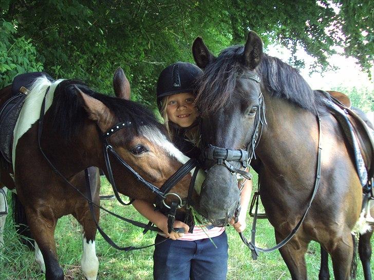 Anden særlig race Jackpot - Jackpot, Latoya og ejer af begge (Josefine Forslund)
Taget af: Mig billede 3