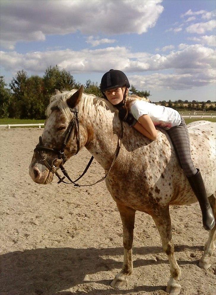 Anden særlig race Ofelia | Min evige optur.<3 | - Ofelia og mig sommer 2010 - Foto: Mor. billede 6