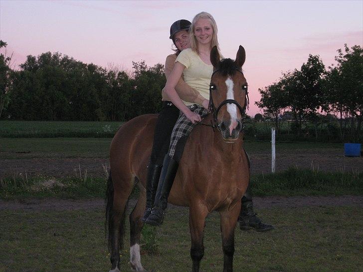 New Forest Mynte Af Bakken - Maiken tjell, Anja Løngren Tjell & Mynte<3 Hold op hvor var vi små dengang! Gammelt billed<3 billede 17