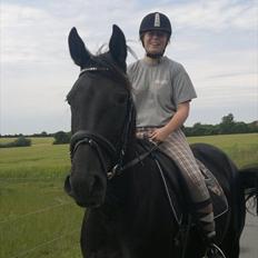 Anden særlig race Uzuri