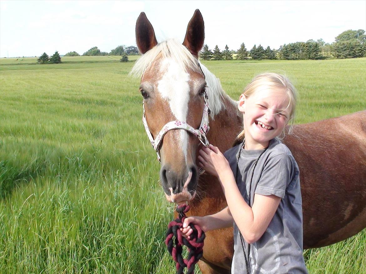 Anden særlig race Beauty  - Beauty elsker at for taget billeder.

wow grimt ansigts udtryk af mig 
sommerferie 2011 billede 9