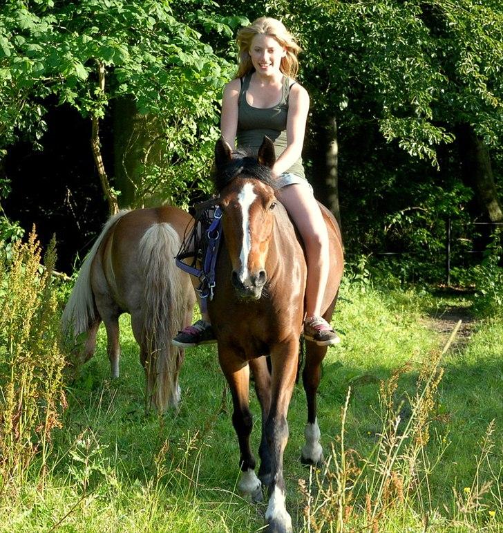 DSP Bakkelys Rozitta - #18 | Du fører mig de sjoveste steder hen! | Foto: Emilie billede 18