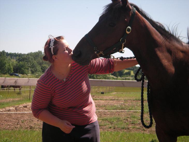 {{currentPhoto.altText}} billede {{currentPhoto.number}}