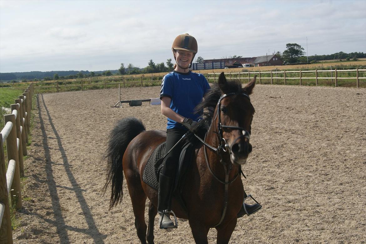 Anden særlig race Anja - Ta' jer ikke af hvor grim jeg ser ud!xD Men Anja ser nu smuk og dejlig ud men hun er jo også smuk og dejlig!:-*
(Foto: Store søster Sofie) billede 16