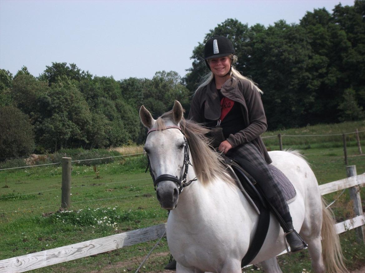 Anden særlig race Minka *Mit eventyr II-:* - ~ Billede 2 i: billede 2