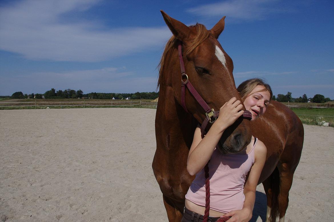 Frederiksborg Majse  - Selvom jeg er ægel på dette billed, elsker jeg det; for syntes det viser noget af alt det kærlighed, hun giver mig. 
Du er mit et og alt ~for du er alt i et!!! billede 11
