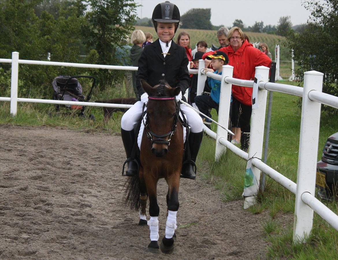 Anden særlig race miss gabby billede 12